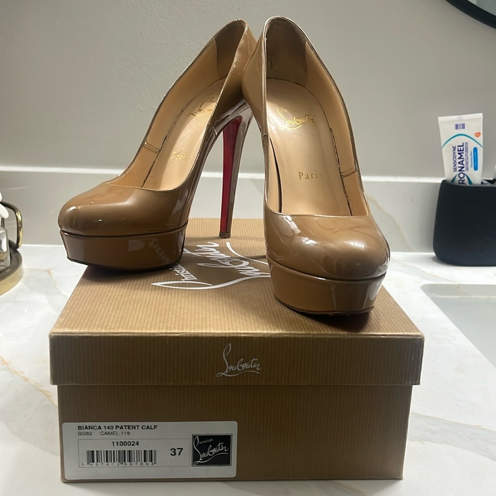 Camel Christian Louboutin Size 37